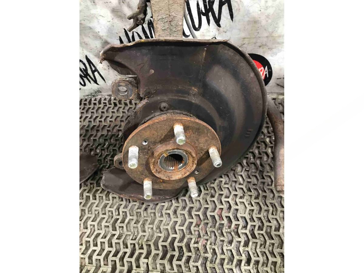 Поворотный кулак левый Honda Accord, 2004 г., арт. 00160-42157