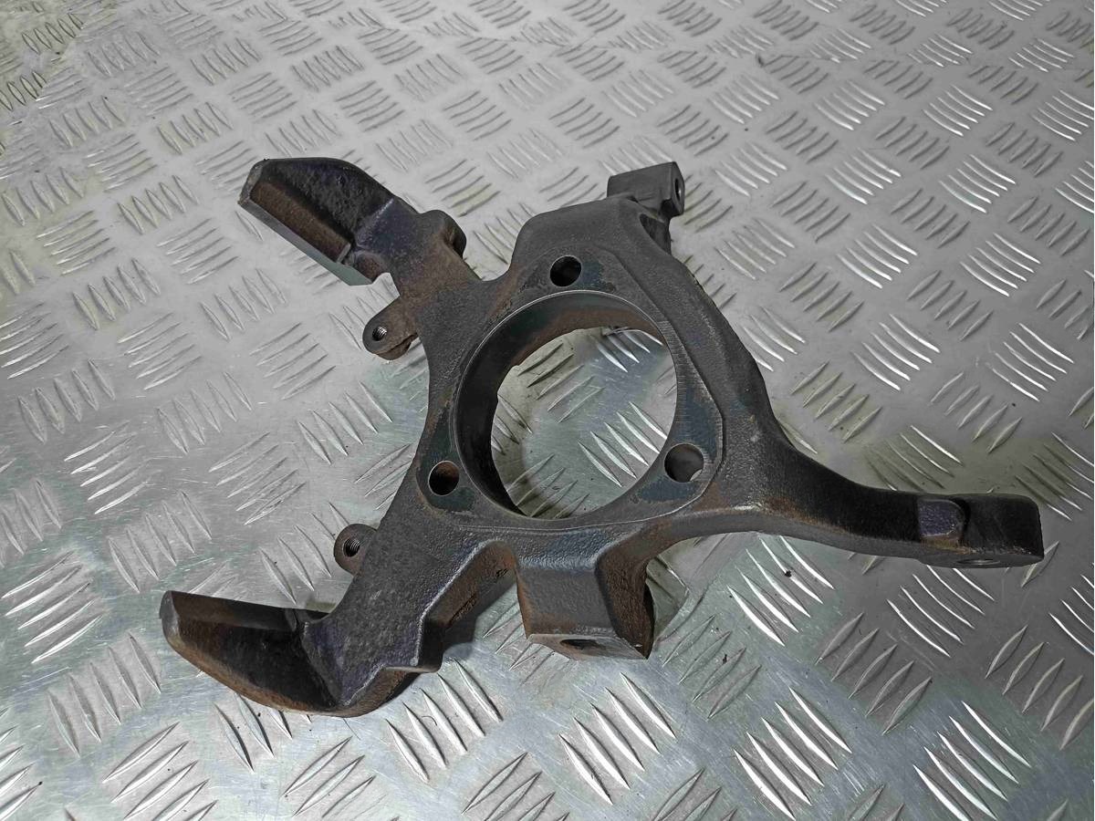Поворотный кулак левый Opel Astra, 2002 г., арт. 023922