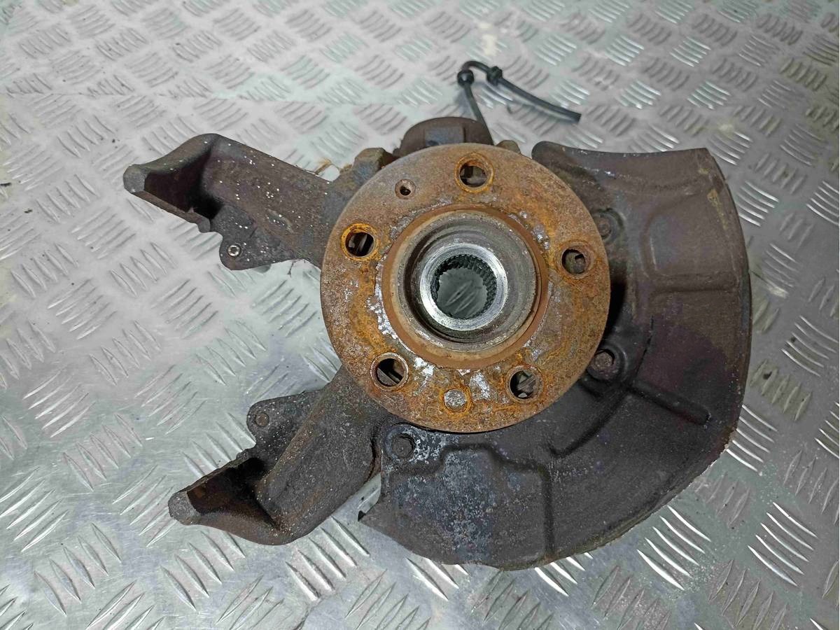 Поворотный кулак левый Skoda Octavia, 2000 г., арт. 024194