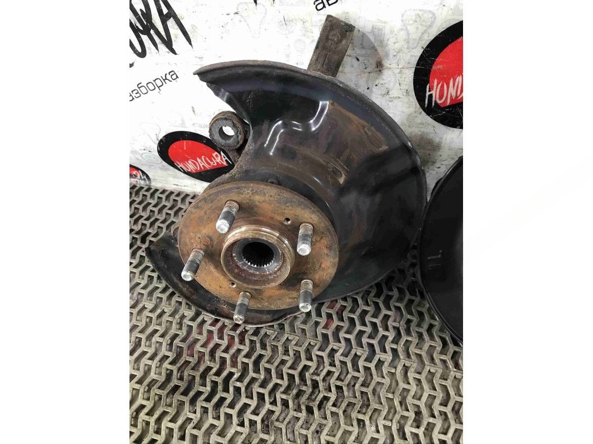 Поворотный кулак левый Honda CR-V, 2013 г., арт. 04803-42357