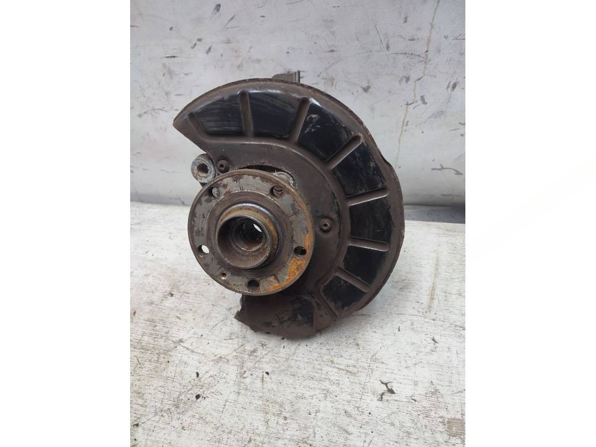 Поворотный кулак левый Volkswagen Passat B6, 2009 г., арт. 101788703