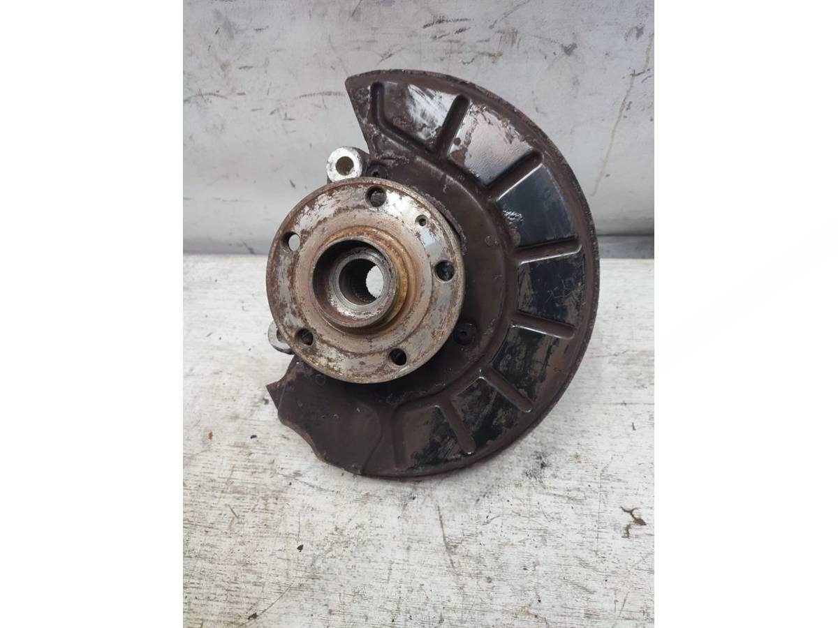Поворотный кулак левый Volkswagen Passat B6, 2009 г., арт. 101788832