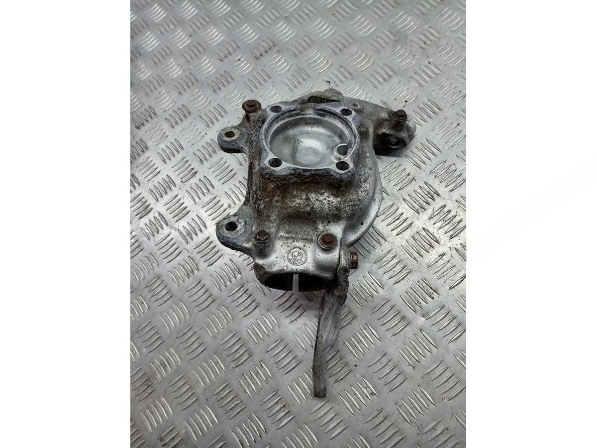 Поворотный кулак левый BMW E60/E61, 2006 г., OEM 6760953, арт. 109555690