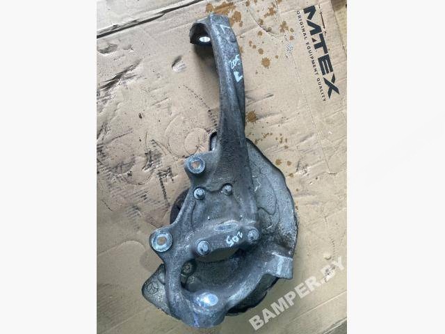 Поворотный кулак левый Mercedes C W205, 2018 г., OEM 2052100, арт. 129608154