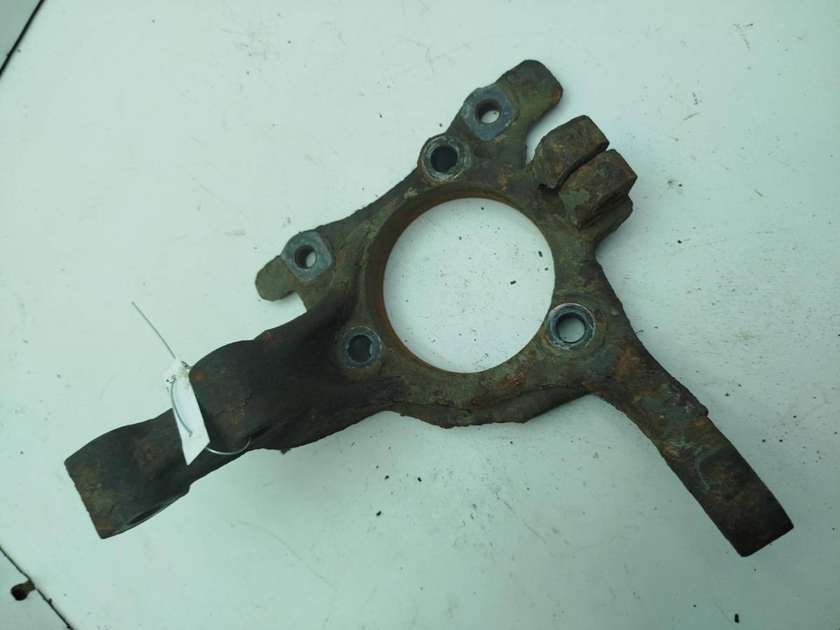 Поворотный кулак левый Opel Astra, 2009 г., OEM 13111669, арт. 54915376