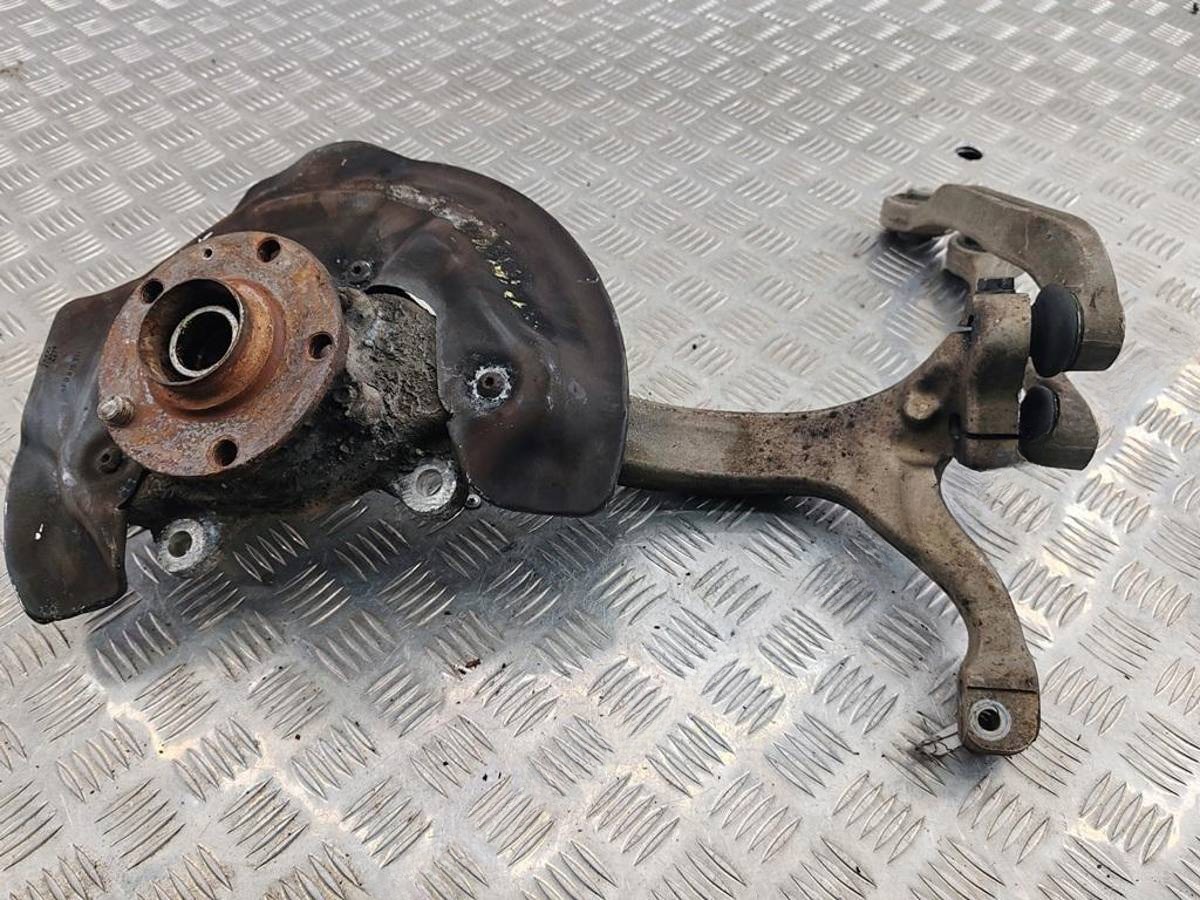 Поворотный кулак левый Audi A6 C6, 2004 г., арт. 55219585