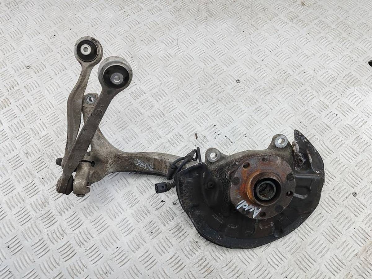 Поворотный кулак левый Audi A4 B6, 2001 г., арт. 55223663