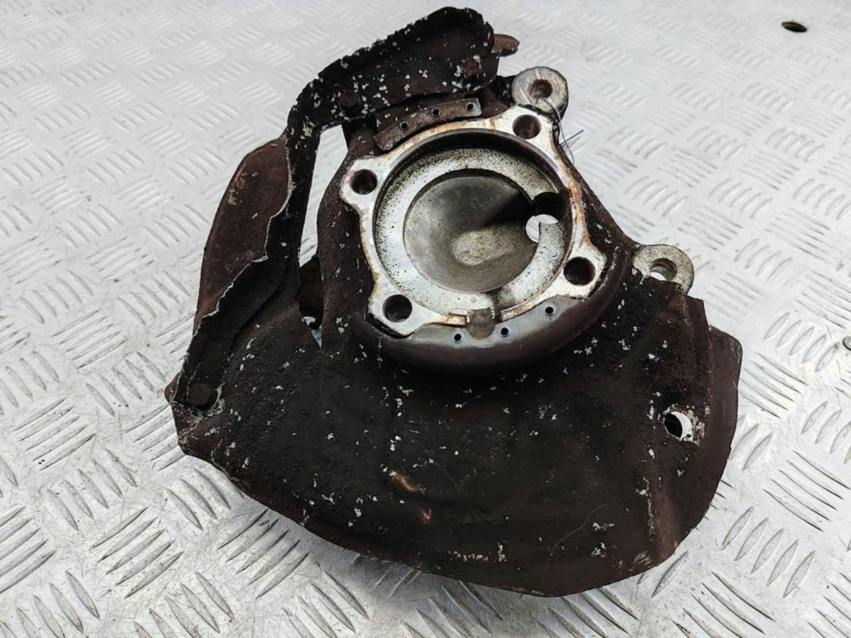 Поворотный кулак левый BMW E39, 1995 г., арт. 55238851
