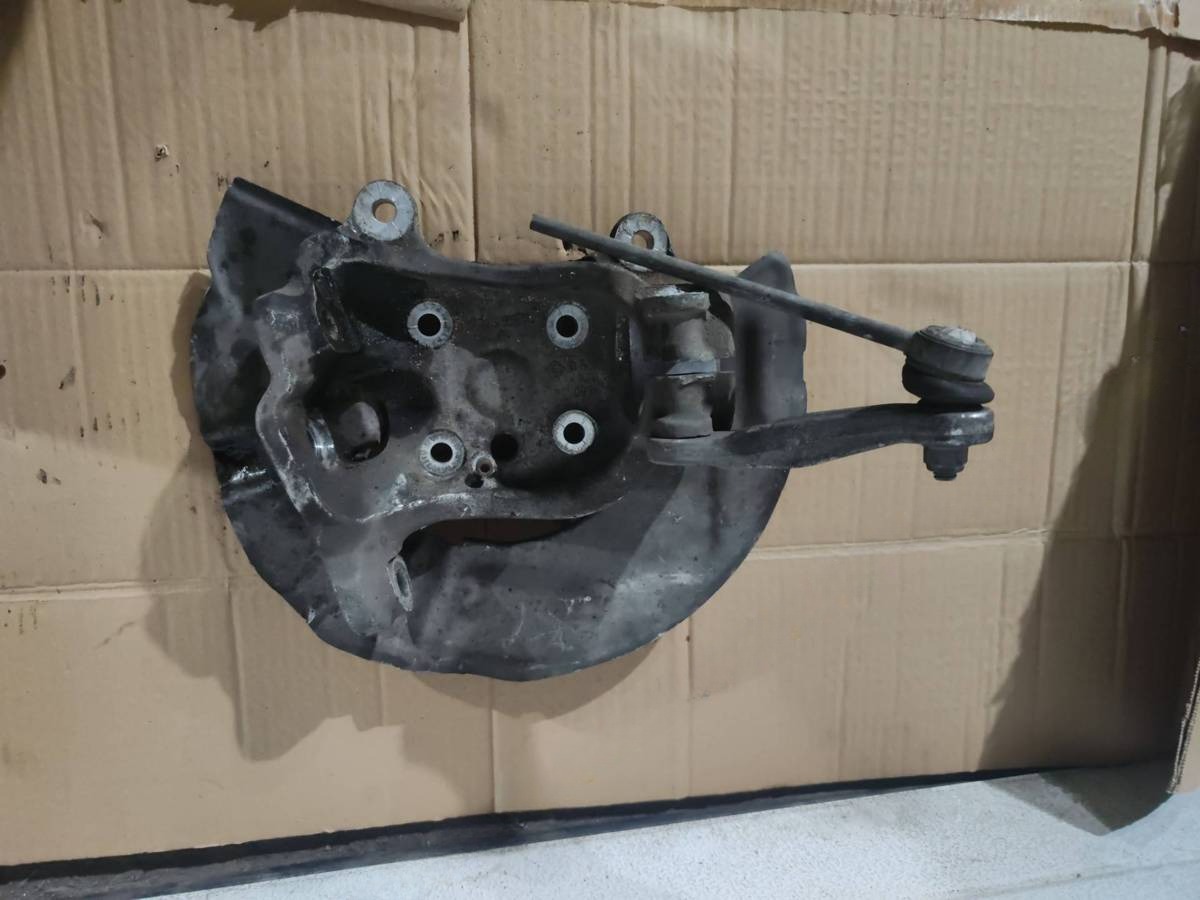Поворотный кулак левый BMW E60/E61, 2004 г., арт. 59062054