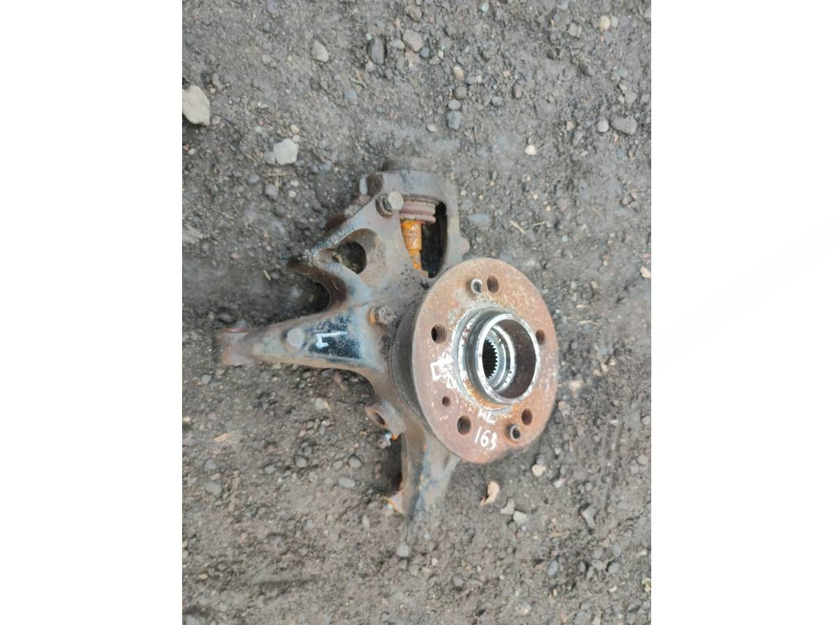Поворотный кулак левый Mercedes ML W163, 2005 г., арт. 59066269