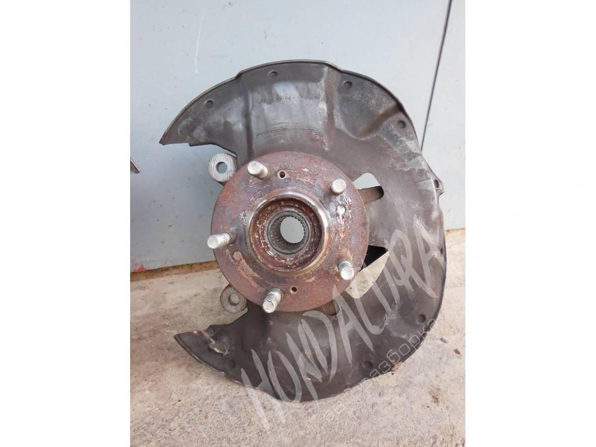Поворотный кулак левый Honda Civic, 2007 г., арт. 8999-43907137-00402