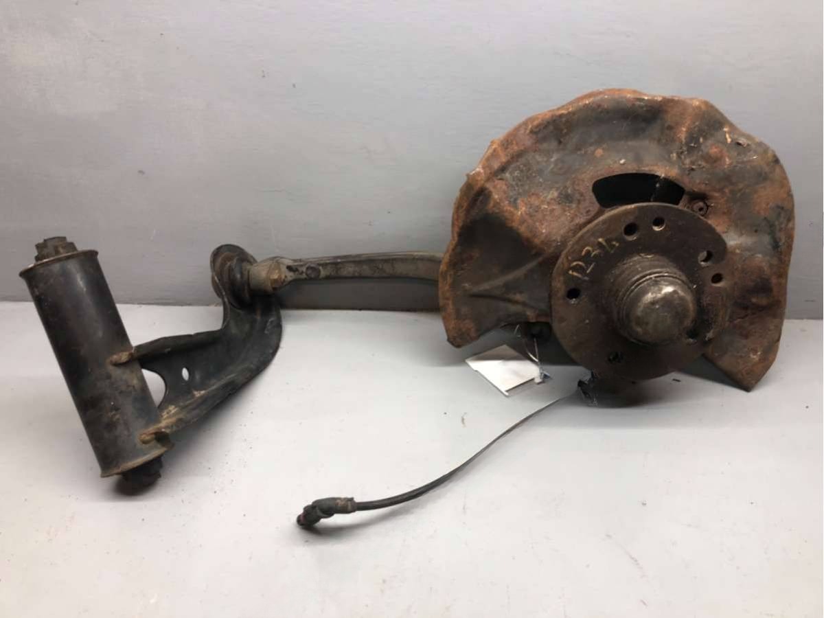 Поворотный кулак левый Mercedes E W210, 2002 г., OEM A2103300020, арт. B55531792_2