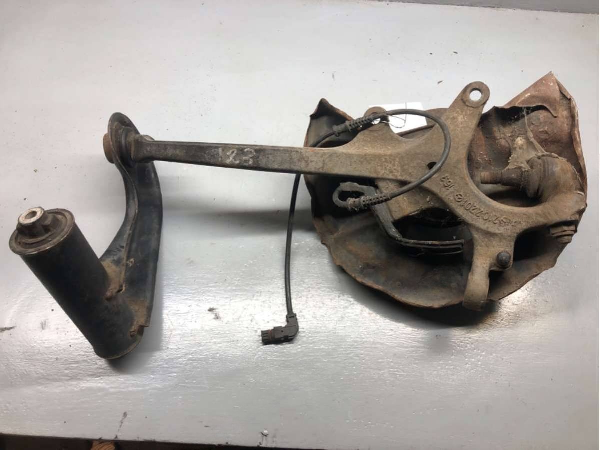 Поворотный кулак левый Mercedes E W210, 2002 г., OEM A2103300020, арт. B55531792_2, фото 4