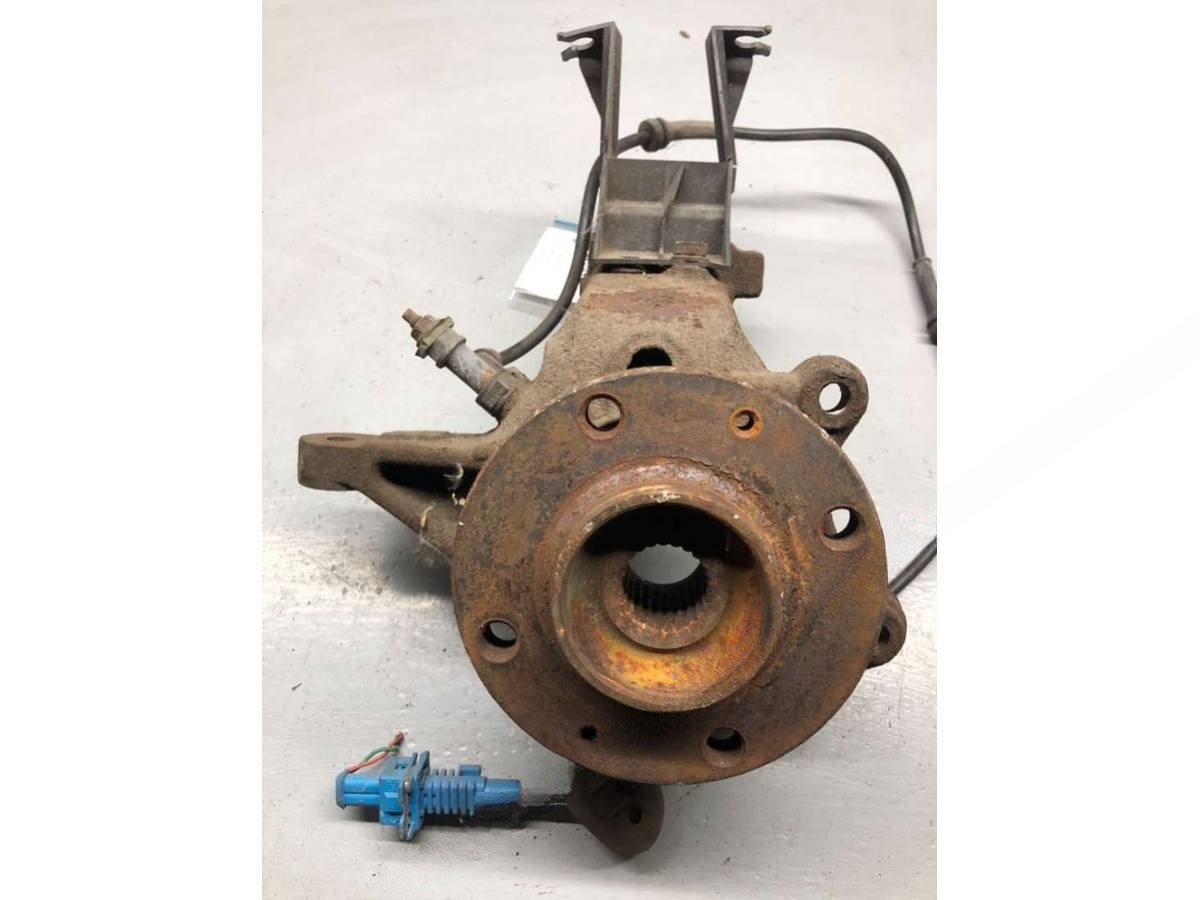 Поворотный кулак левый Peugeot 206, 2001 г., OEM 364675, арт. B55652992_2