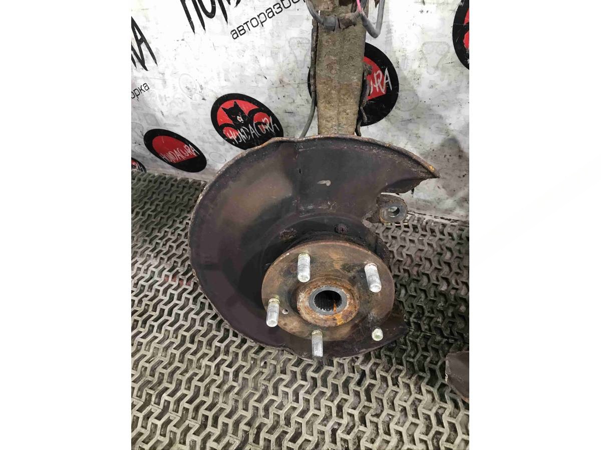 Поворотный кулак правый Honda Accord, 2004 г., арт. 00160-42158