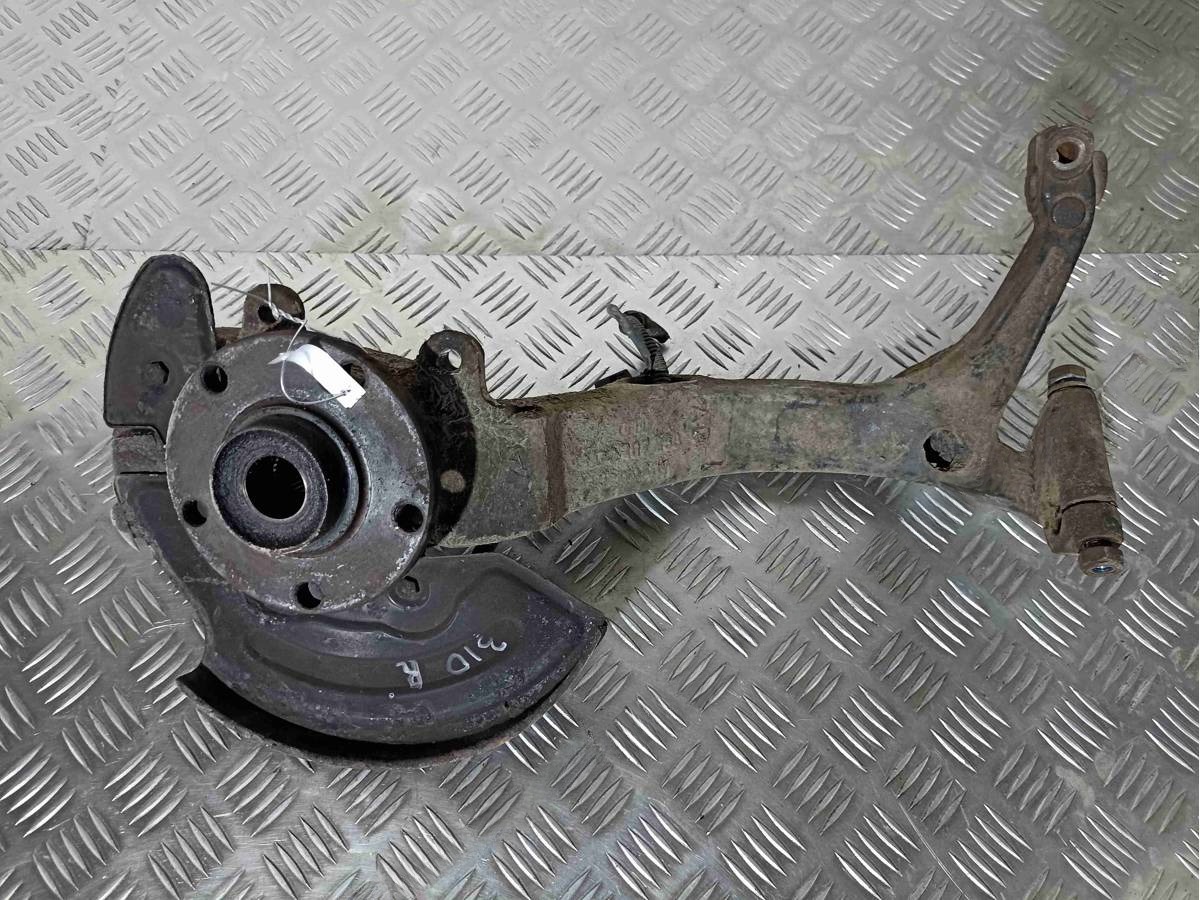 Поворотный кулак правый Audi A6, 1999 г., OEM 8d0407258ac, арт. 002888sep1