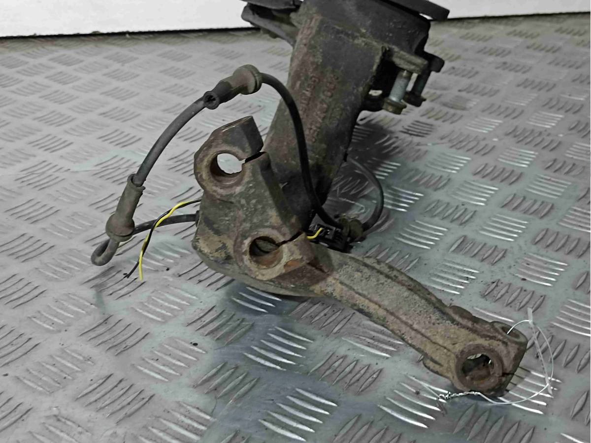 Поворотный кулак правый Ford Focus A4, 1998 г., OEM 8d0407258T, арт. 013609, фото 2