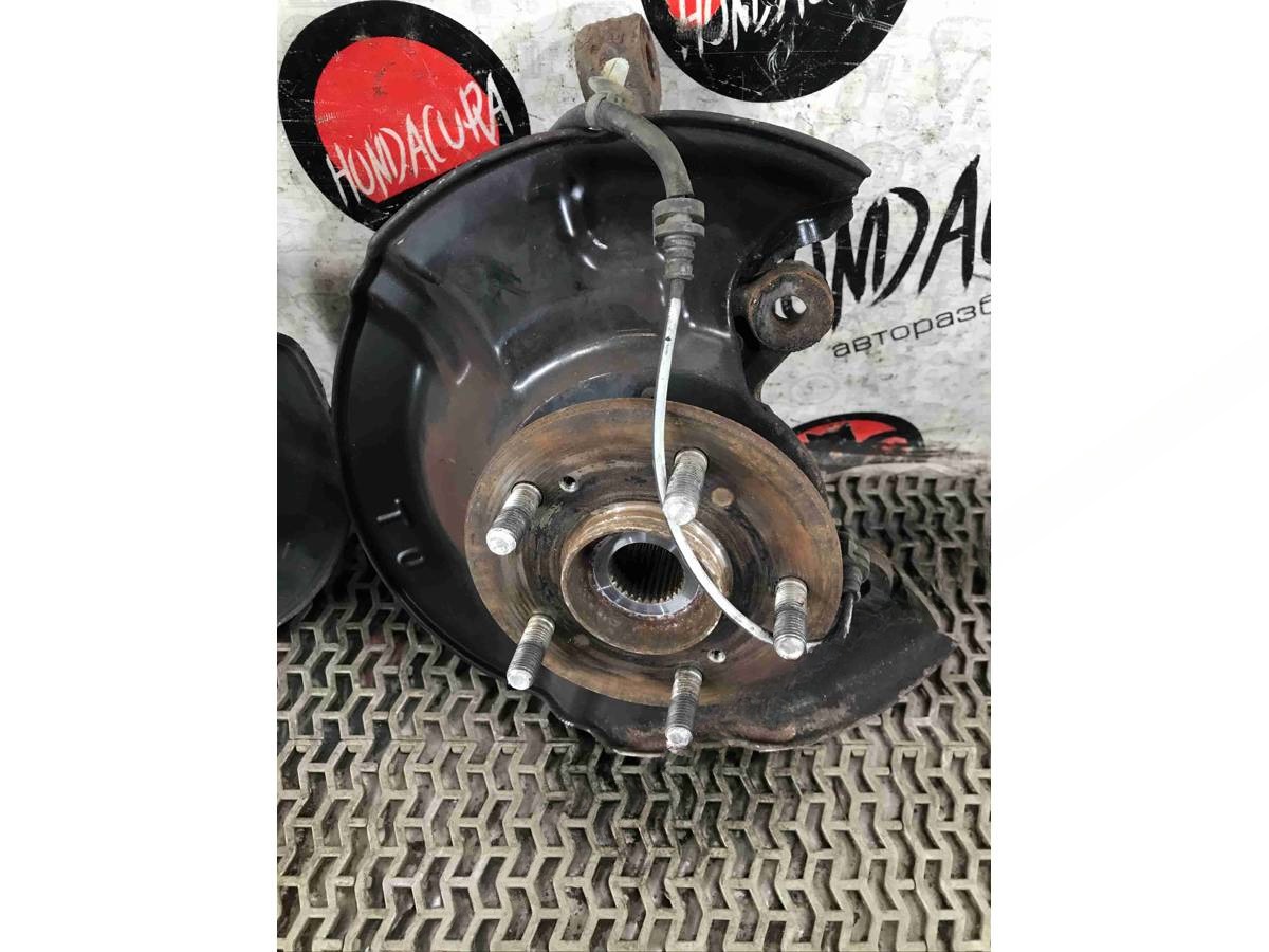Поворотный кулак правый Honda CR-V, 2013 г., арт. 04803-42356