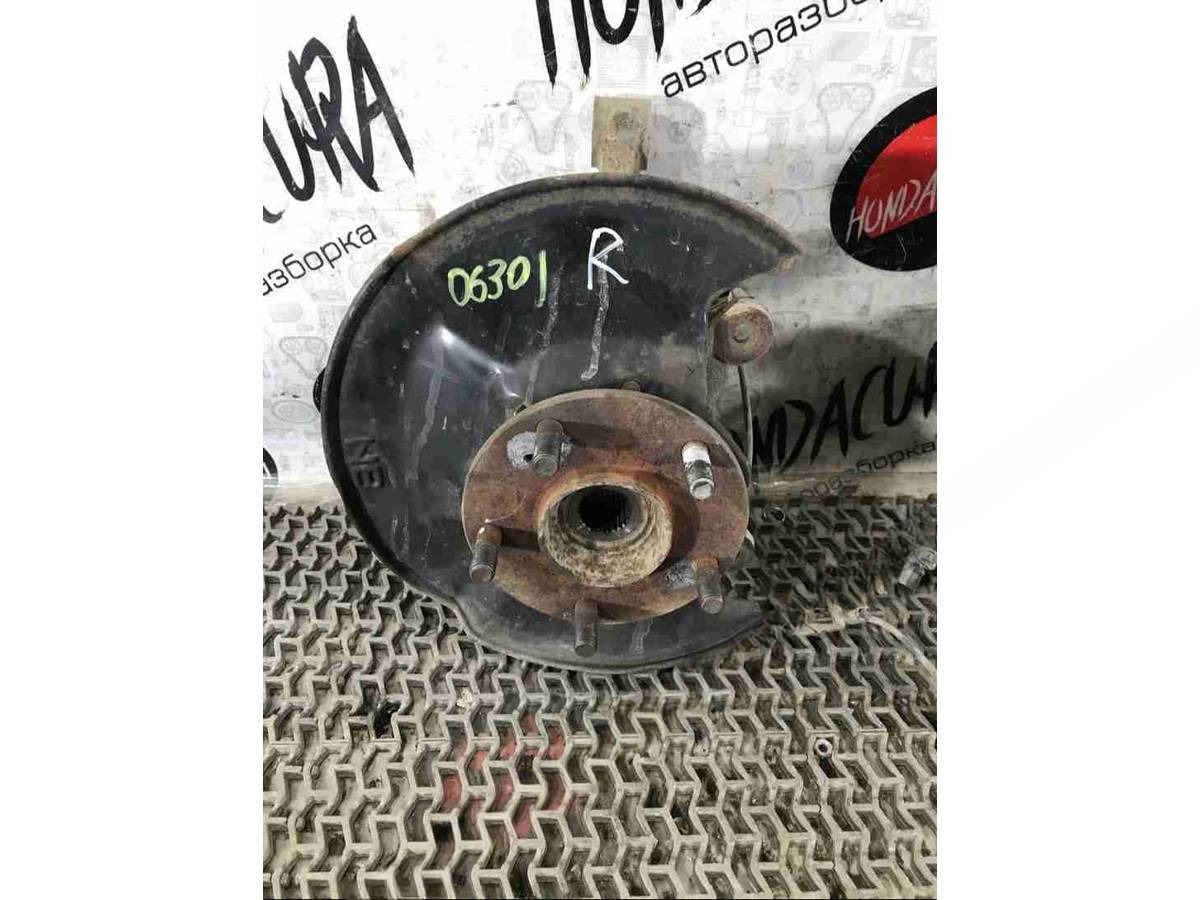 Поворотный кулак правый Honda Civic, 2009 г., арт. 06301-31109