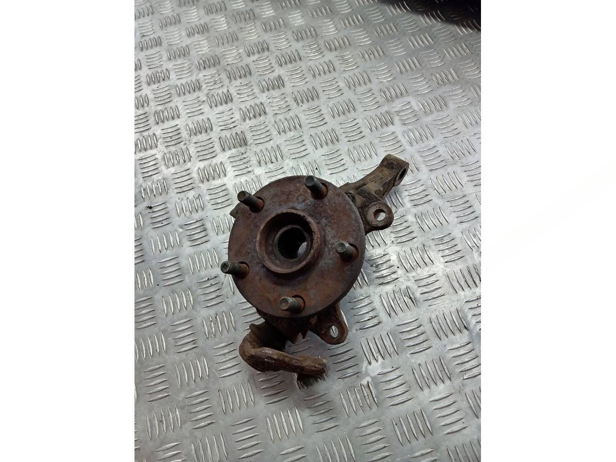Поворотный кулак правый Toyota Avensis, 2006 г., арт. 110754700