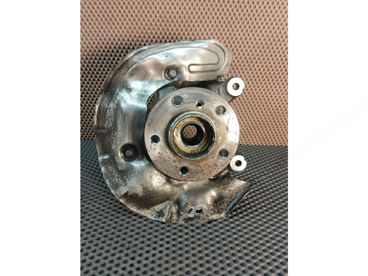 Поворотный кулак правый Mini Cooper, 2019 г., OEM 6876644, арт. 114363408