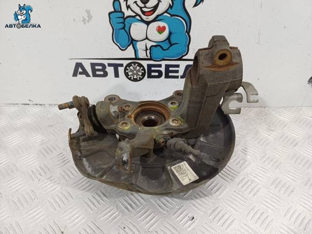 Поворотный кулак правый Audi A4, 2006 г., OEM 1K0407256AA, арт. 36478