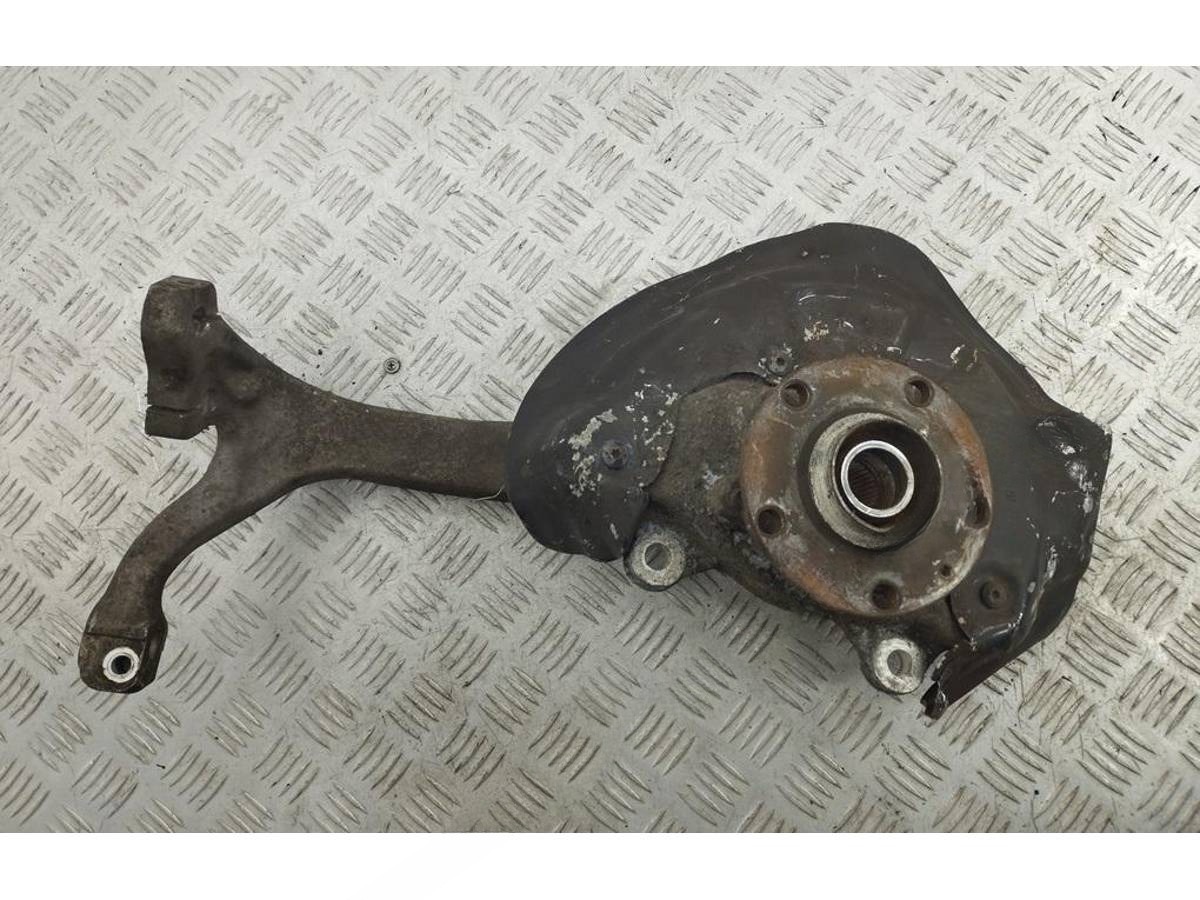 Поворотный кулак правый Audi A6 C6, 2004 г., арт. 54701720