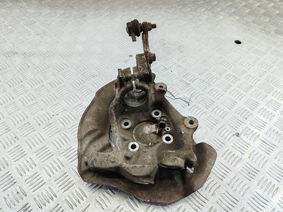 Поворотный кулак правый Mazda 3 E39, 1995 г., арт. 55238886