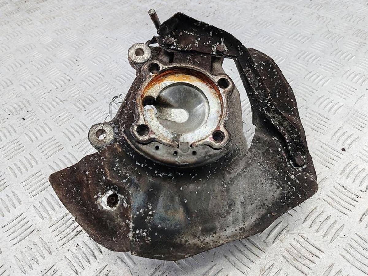 Поворотный кулак правый BMW E39, 1995 г., арт. 55413314