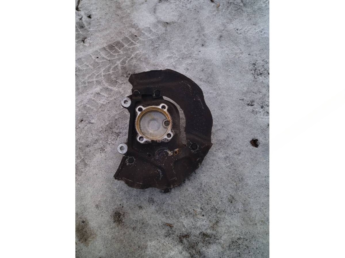 Поворотный кулак правый BMW E60/E61, 2005 г., арт. 59059358