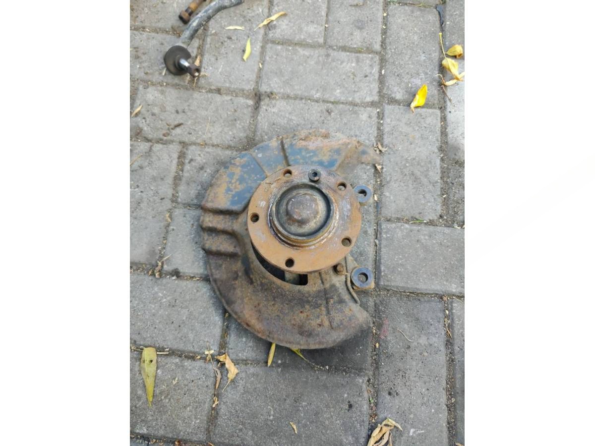 Поворотный кулак правый BMW E36, 1992 г., арт. 59063433