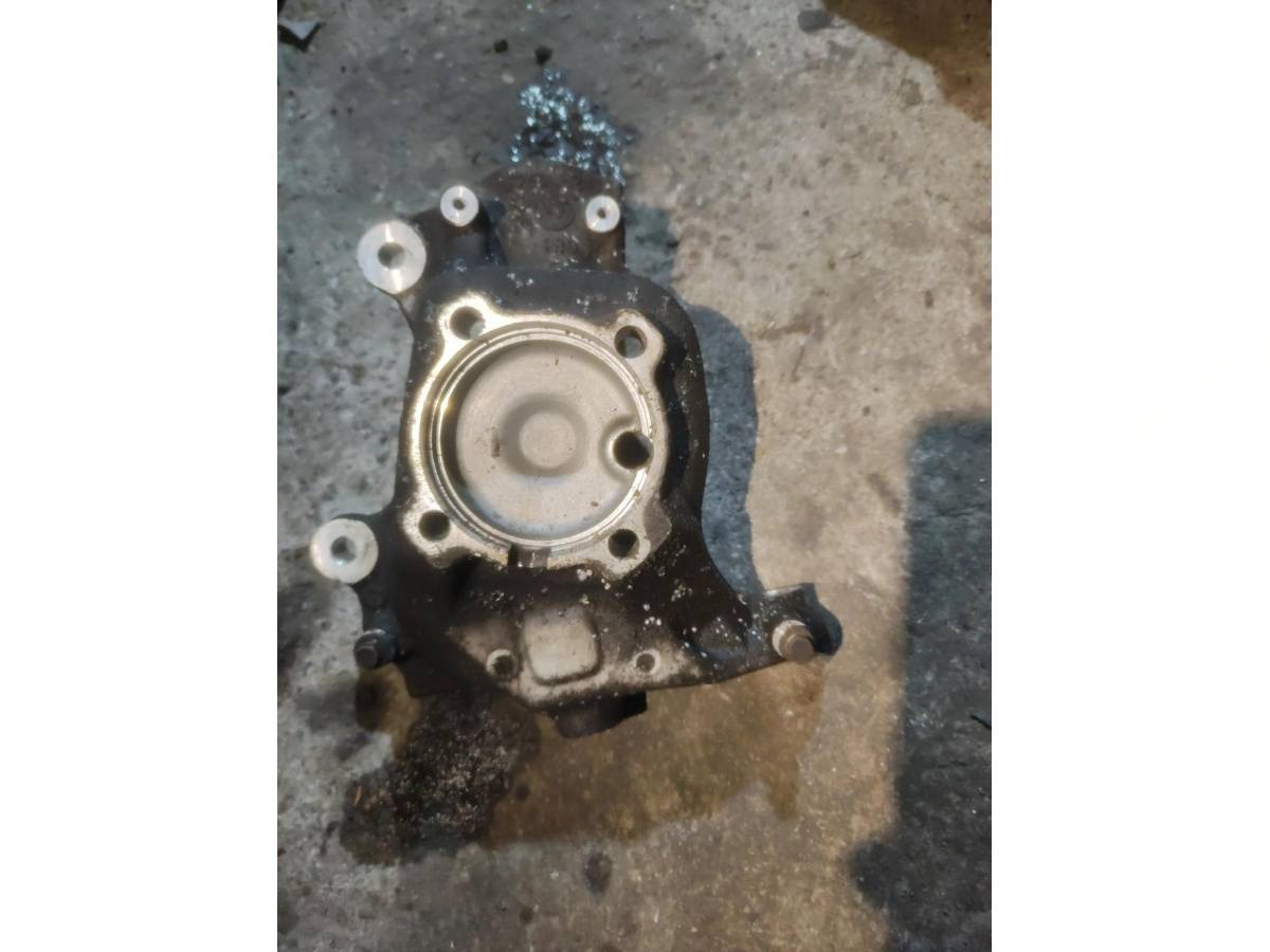 Поворотный кулак правый BMW E65/E66, 2006 г., арт. 59068741