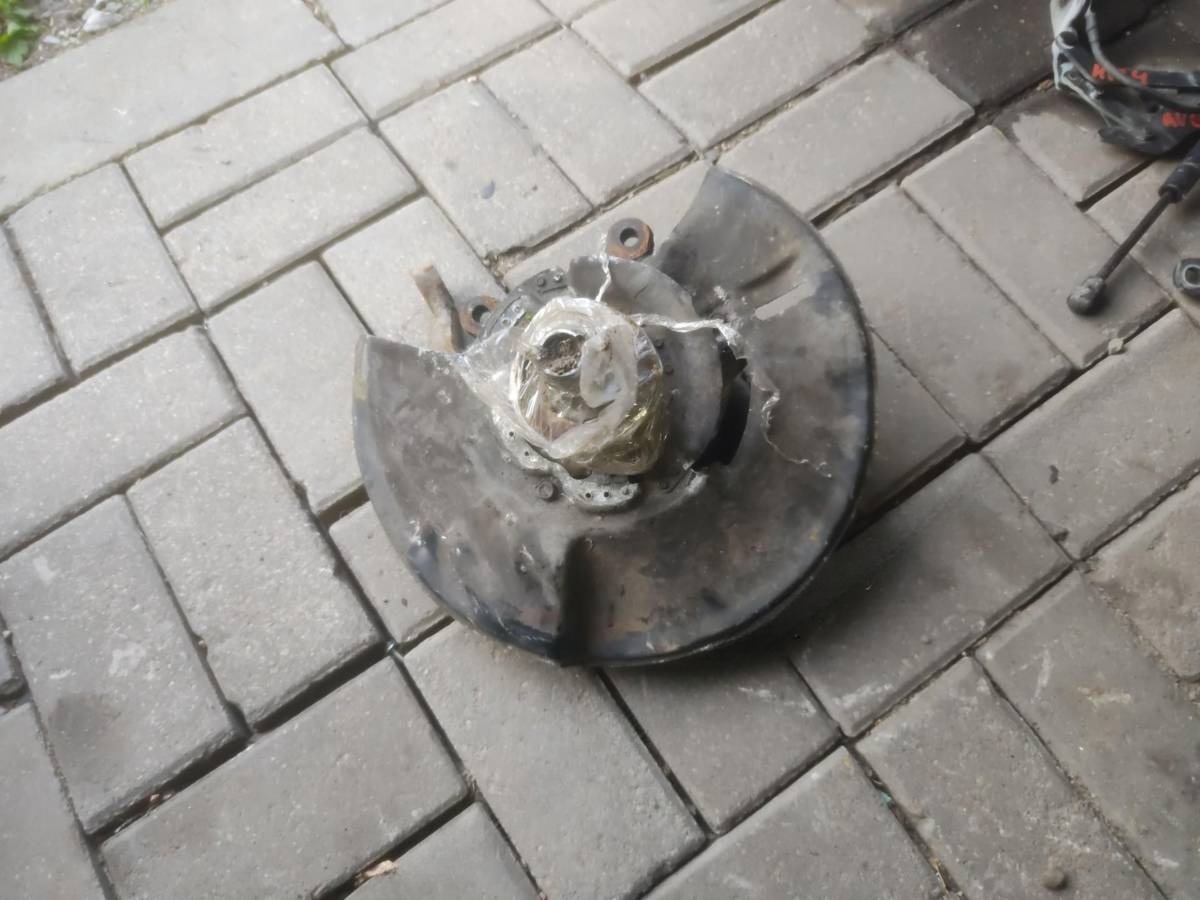 Поворотный кулак правый BMW E38, 2000 г., арт. 59070253