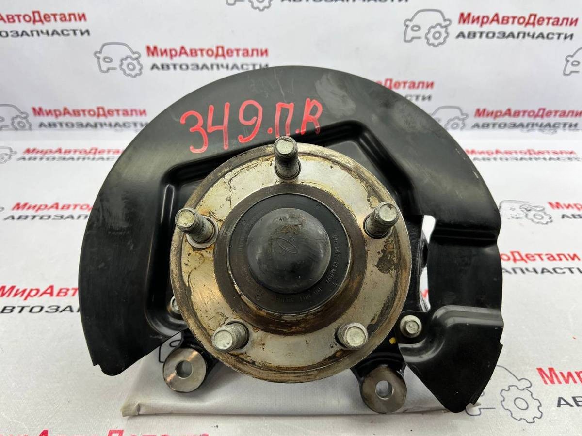 Поворотный кулак правый Ford Mustang, 2020 г., OEM FR3C3107A, арт. 97151585