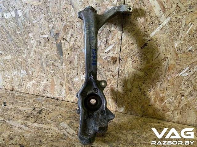 Поворотный кулак правый Audi A8 D3, 2009 г., OEM 4E0407258M, арт. B32314768