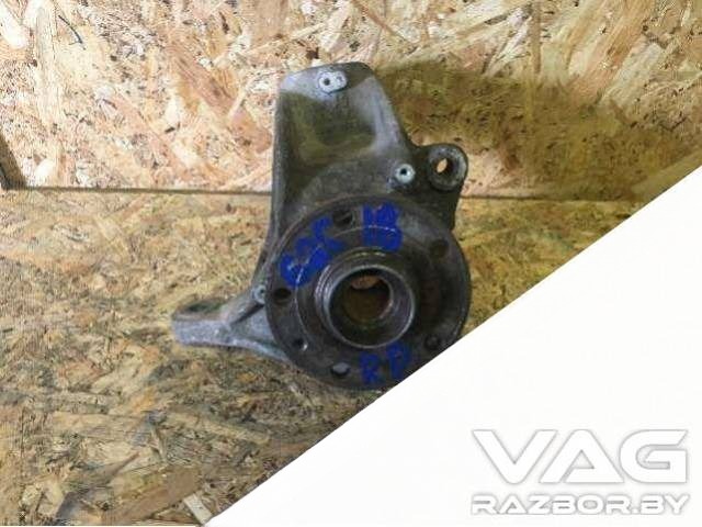 Поворотный кулак правый Volkswagen Passat B7, 2010 г., арт. B43991934