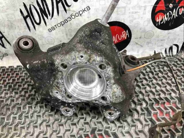 Кулак задний левый Honda Accord, 2011 г., арт. 04302-17723