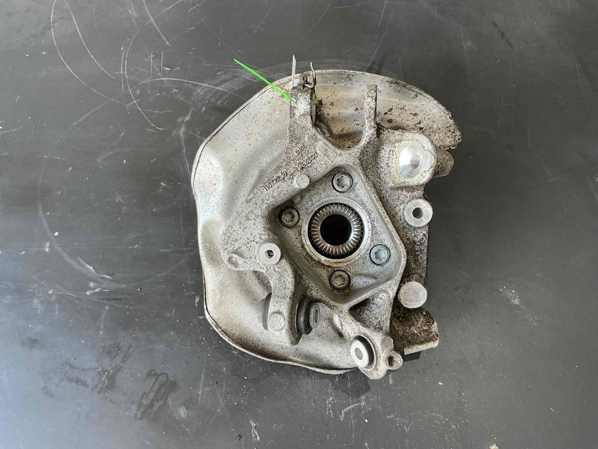 Кулак задний левый BMW X3 G01, 2019 г., OEM 6871029, арт. 0947