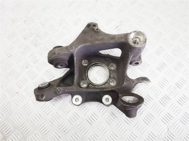 Кулак задний левый BMW G11/G12, 2015 г., OEM 6861135, арт. 100419