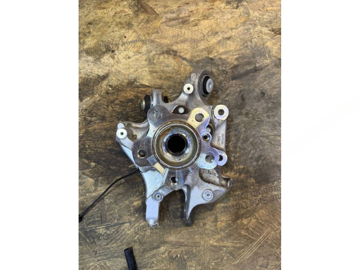 Кулак задний левый BMW X3 G01, 2022 г., OEM 6871029, арт. 1205961290