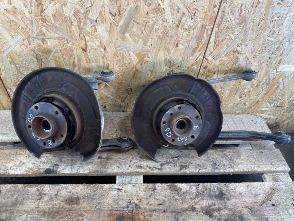Кулак задний левый BMW E38, 2000 г., арт. 63766755