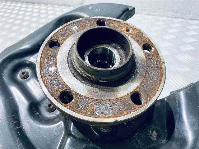 Кулак задний левый Audi Q3, 2011 г., OEM 5N0615611D, арт. 6939, фото 2