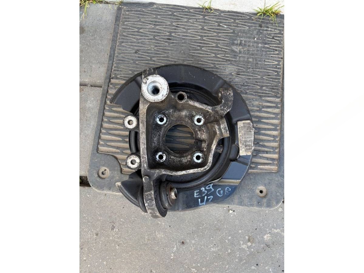 Кулак задний левый BMW E39, 2001 г., арт. 85477022