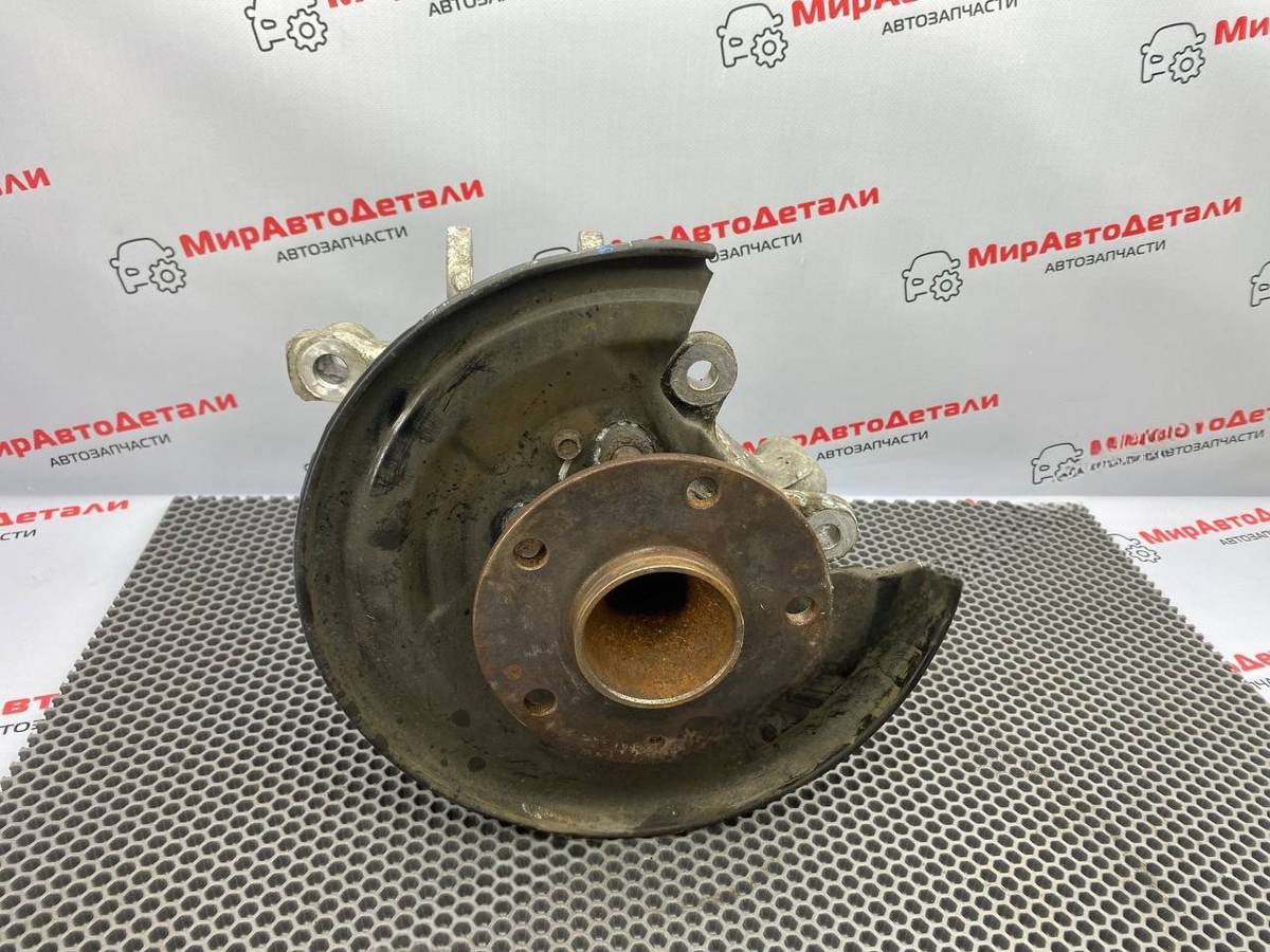 Кулак задний левый Honda Civic, 2018 г., арт. 97109111