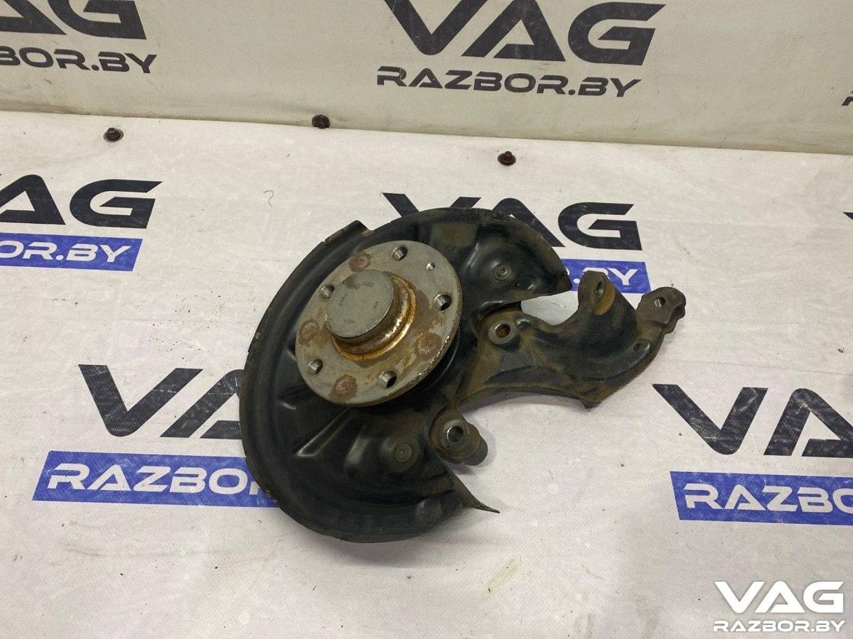 Кулак задний левый Volkswagen Golf, 2013 г., OEM 5Q0615611F, арт. BVR137-329