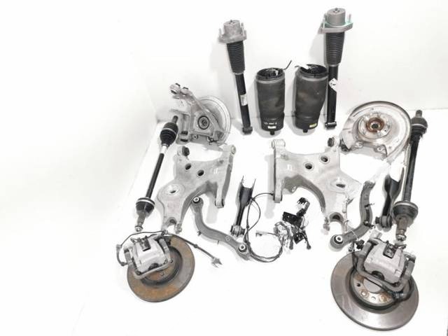 Кулак задний правый Land-Rover Range Rover Sport, 2020 г., OEM JPLA5A970BB, арт. 00003456