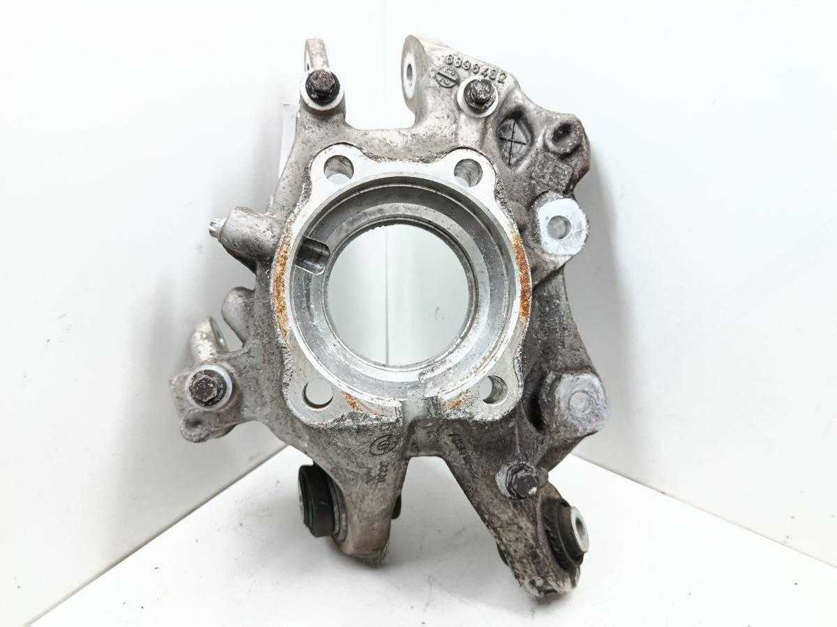 Кулак задний правый Skoda Octavia, 2023 г., OEM 6898482, арт. 014786