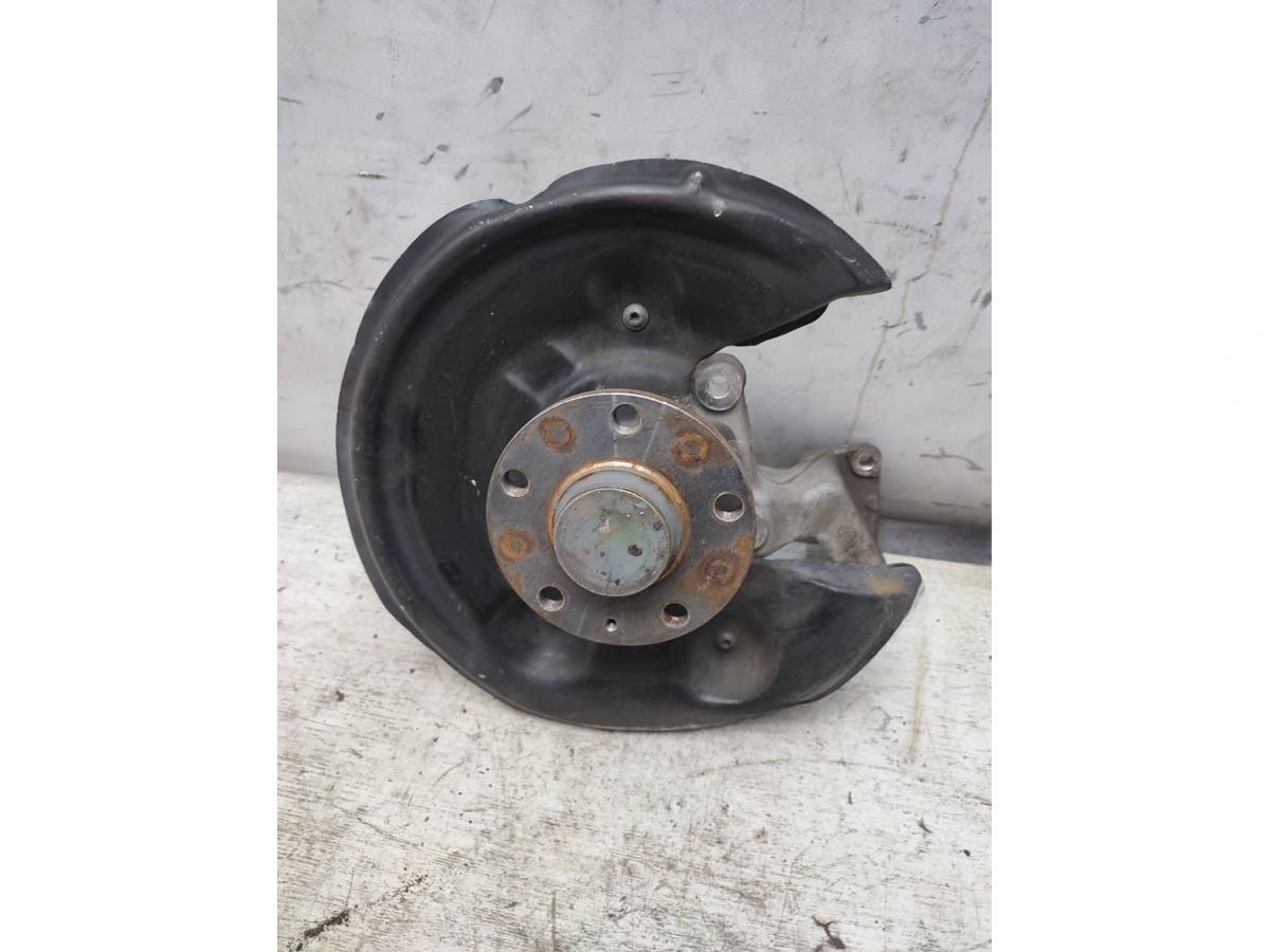 Кулак задний правый Volkswagen Passat B6, 2009 г., арт. 101789927