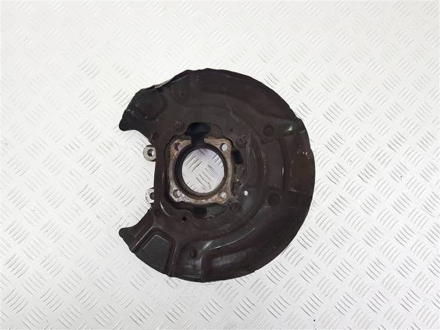 Кулак задний правый BMW X4 F26, 2014 г., OEM 6797570, арт. 108445