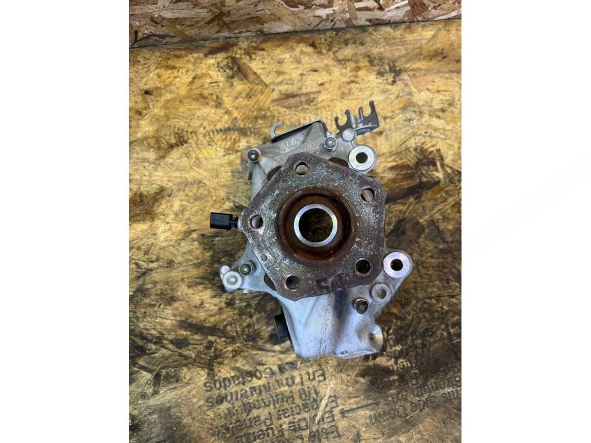 Кулак задний правый Audi Q7, 2019 г., OEM 4M0505460, арт. 1205960958